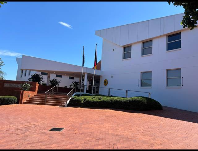 162M² OFFICE TO LET IN LA LUCIA RIDGE